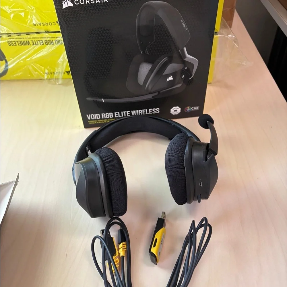 Corsair VOID RGB ELITE Wireless Gaming Headset Black PC Mac PS4 PS5